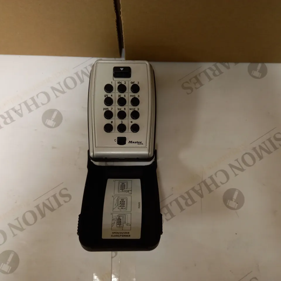 MASTER LOCK KEY SAFE