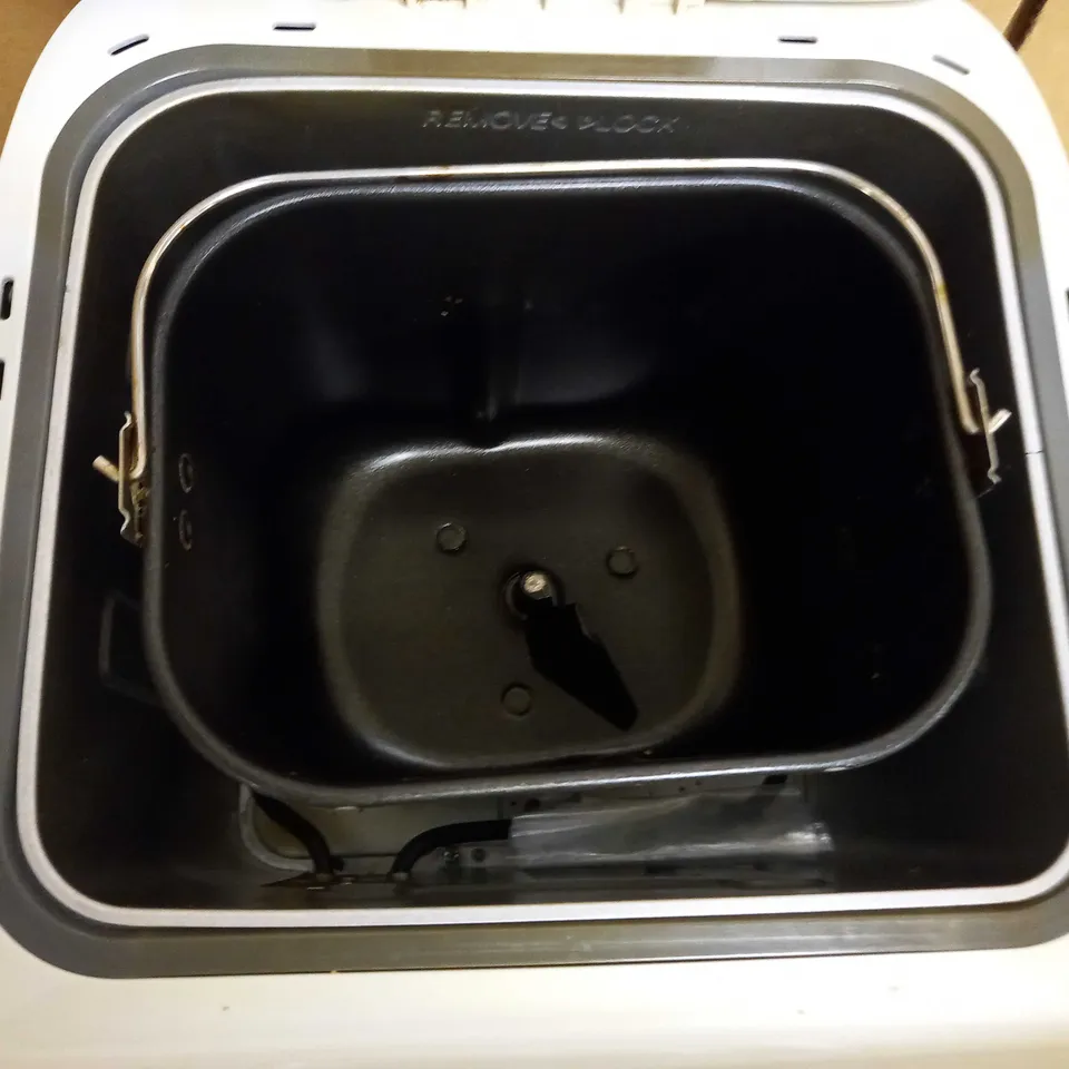 MORPHY RICHARDS MULTI-USE FASTBAKE BREADMAKER