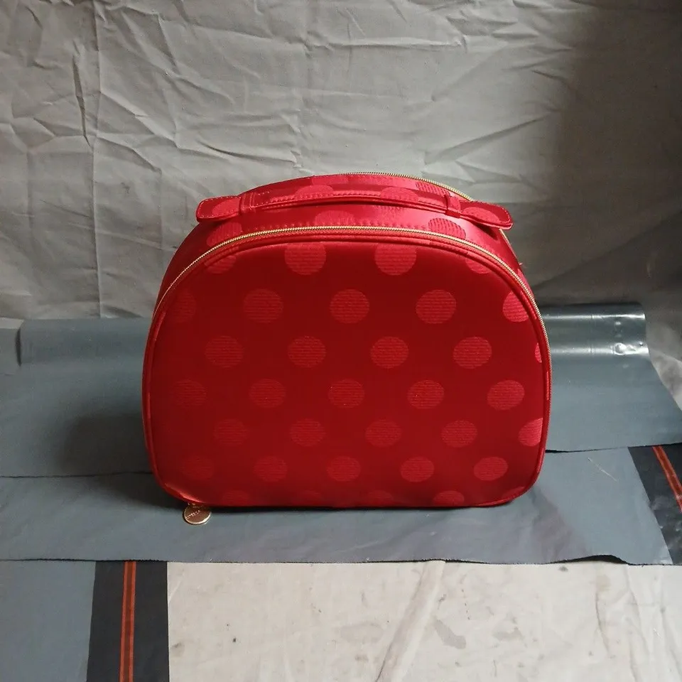 ESTÉE LAUDER 11 BEAUTY FAVORITES GIFT SET – RED CASE