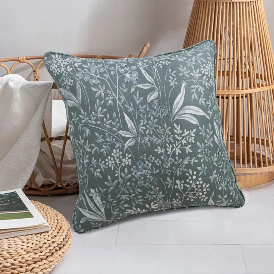 DUBOISTOWN FLORAL SQUARE THROW CUSHION WITH FILLING