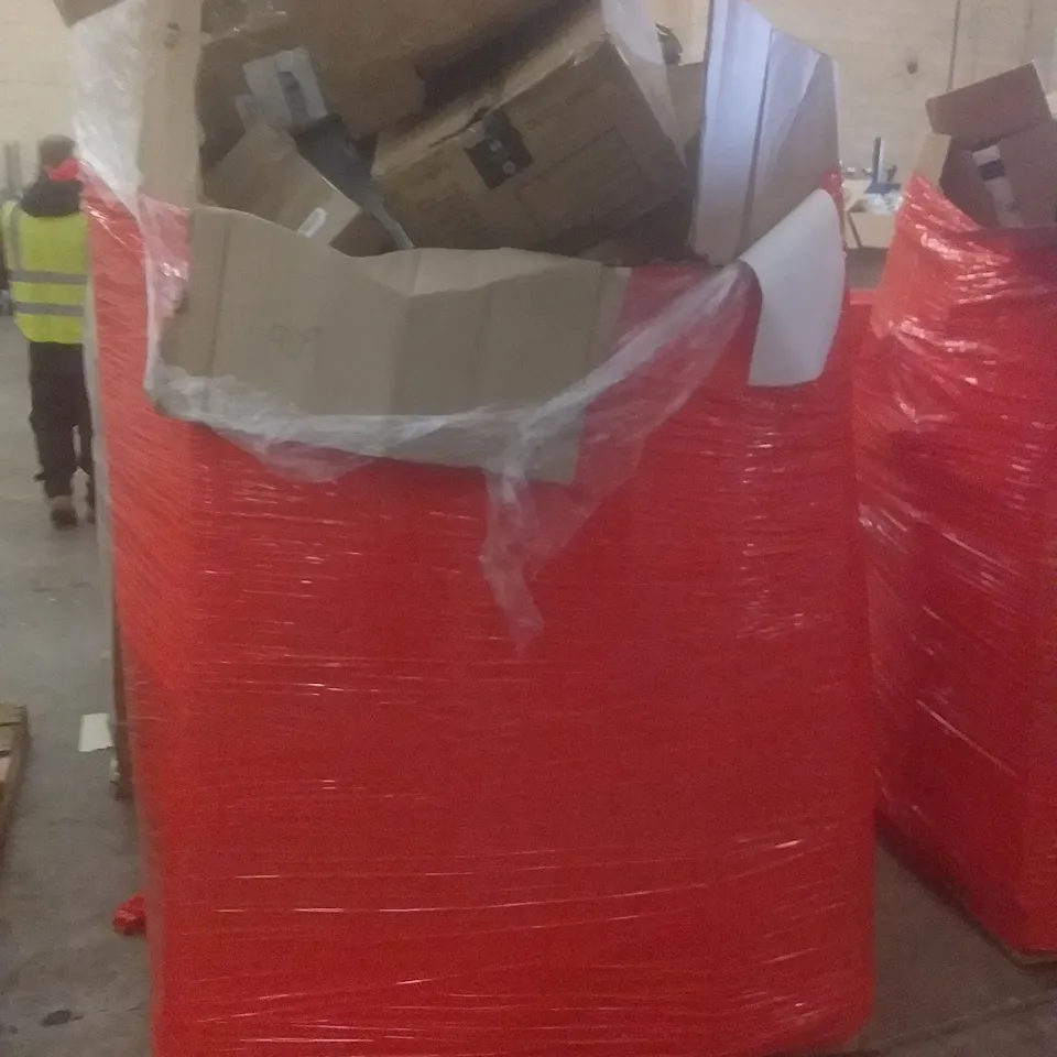 PALLET OF ASSORTED ITEMS INCLUDING WEIGHTED BLANKET, MATTRESS TOPPER, FRYING PAN SET, CHYIR GRILL PAN, MOBILITY CHAIR