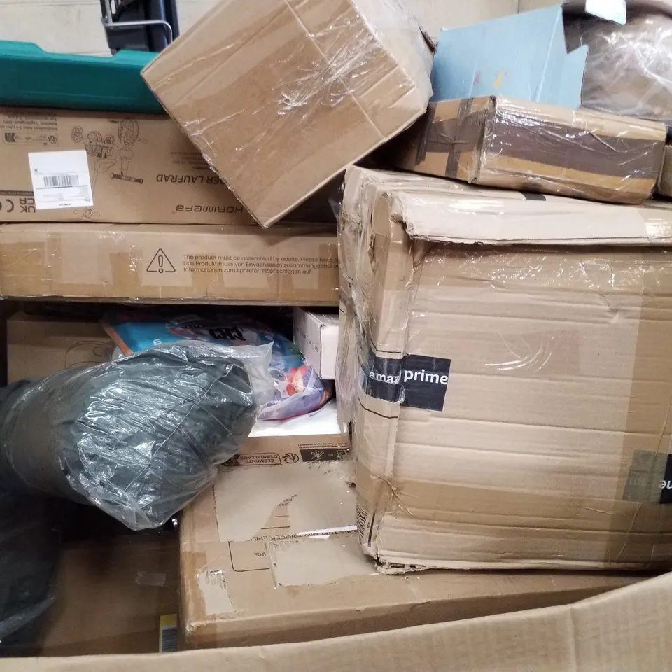 PALLET CONTAINING ASSORTED PRODUCTS INCLUDING REBORN BABY DOLL, HEATED THROW, 37 KEY ELECTRONIC KEYBOARD, KIDS BALANCE BIKE, FOLDABLE MINI WASHER & KITCHEN PLAY SET