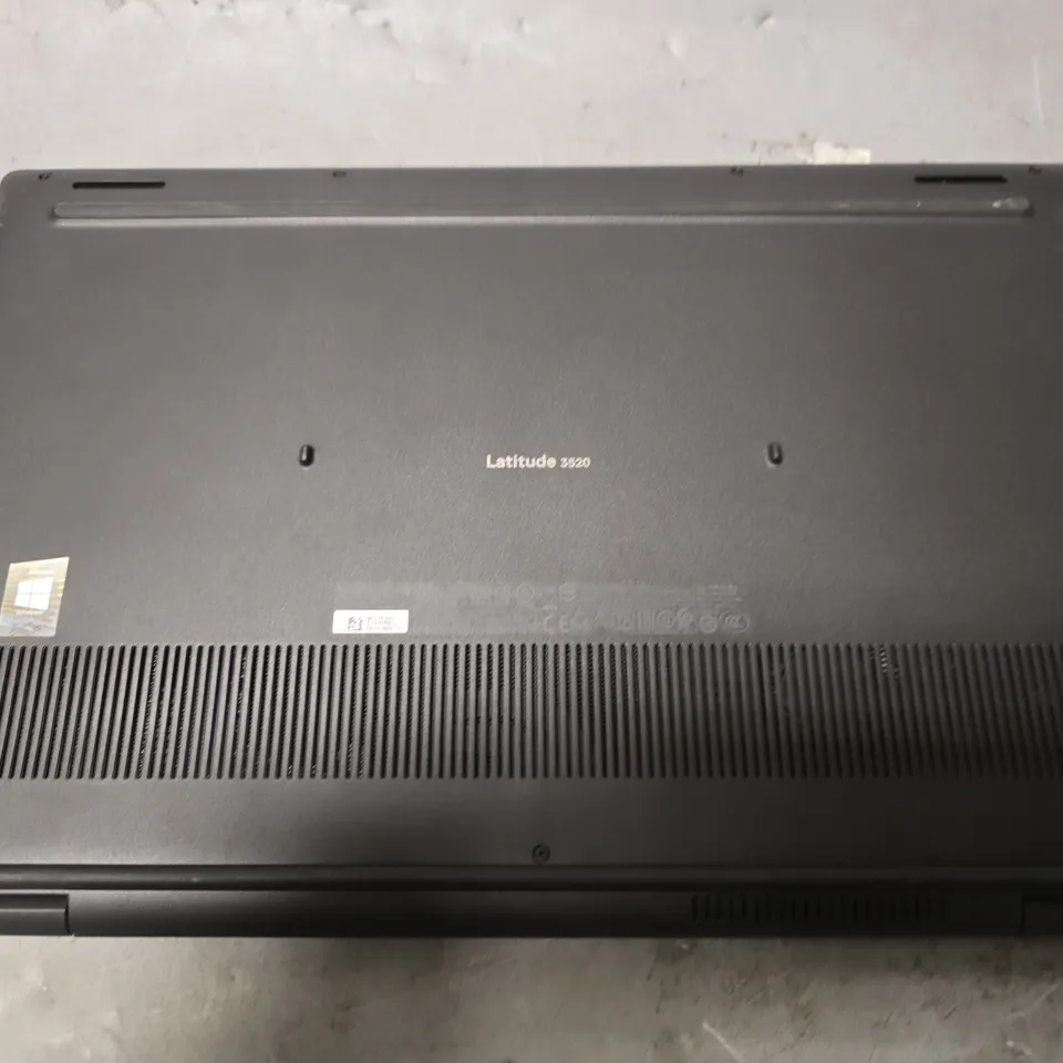 DELL LATITUDE 3520 LAPTOP 