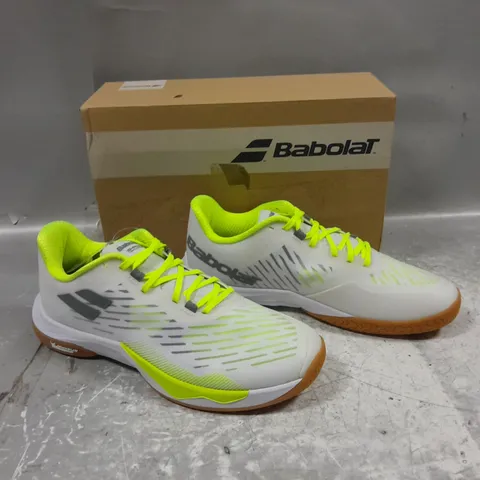 BOXED PAIR OF BABOLAR SHADOW TOUR 5 BADMINTON LIME UK 10