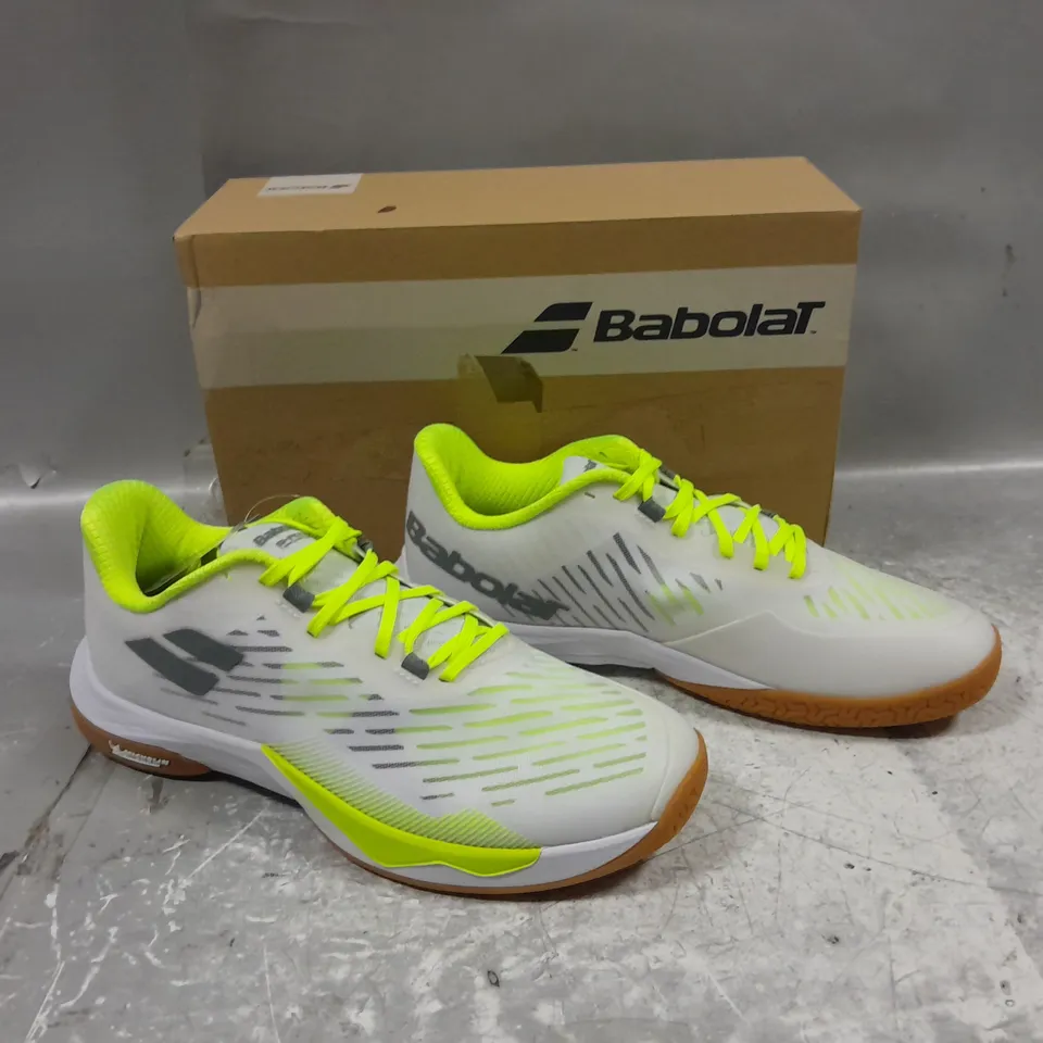 BOXED PAIR OF BABOLAR SHADOW TOUR 5 BADMINTON LIME UK 10 