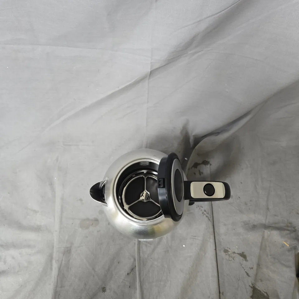 RUSSELL HOBBS QUIET BOIL STAINLESS STEEL ELECTRIC KETTLE