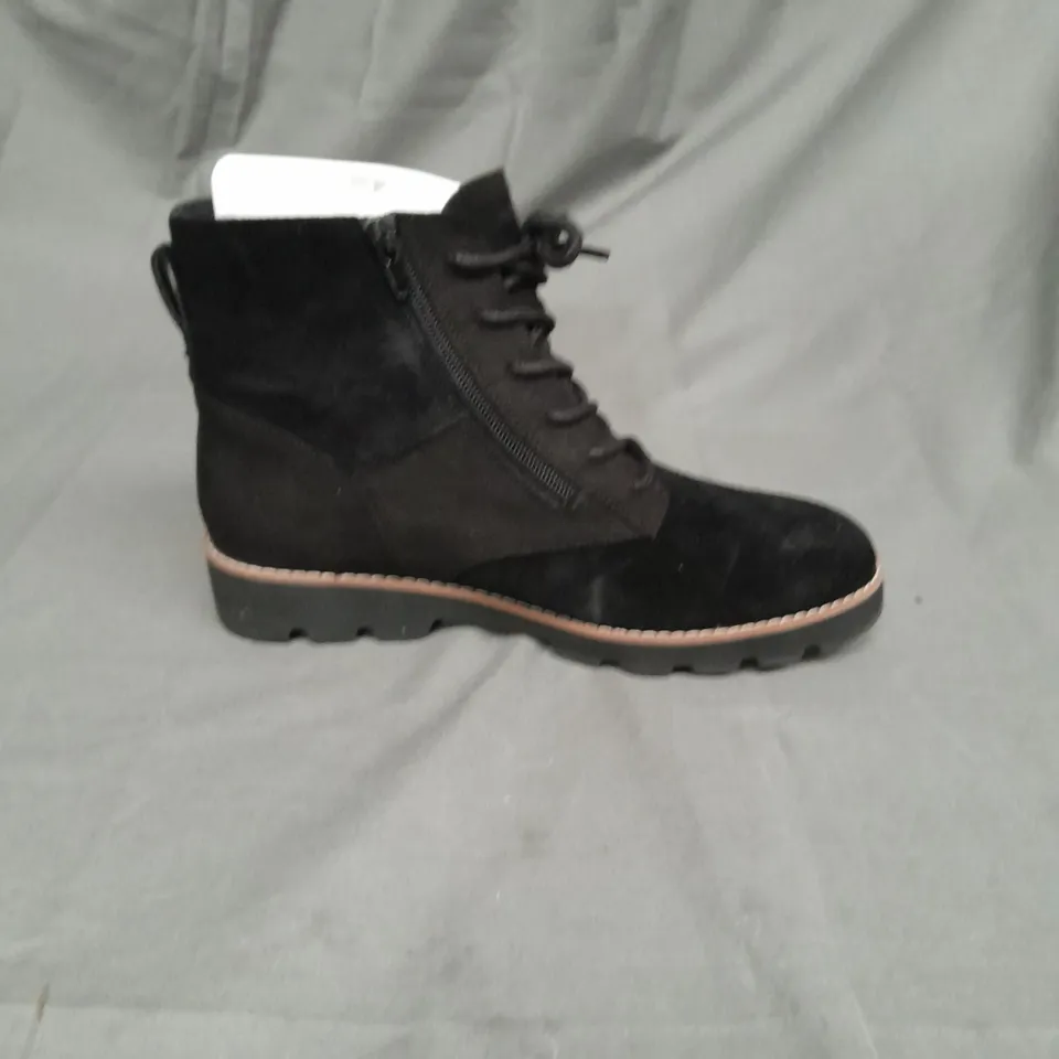 VIONIC LADIES BLACK SUEDE LACE UP BOOTS SIZE 5.5