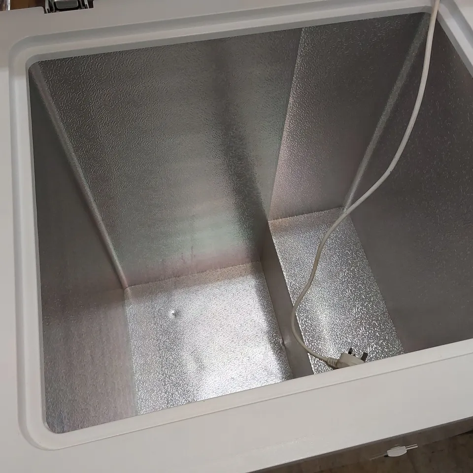 SWAN SR4162W 142L CHEST FREEZER