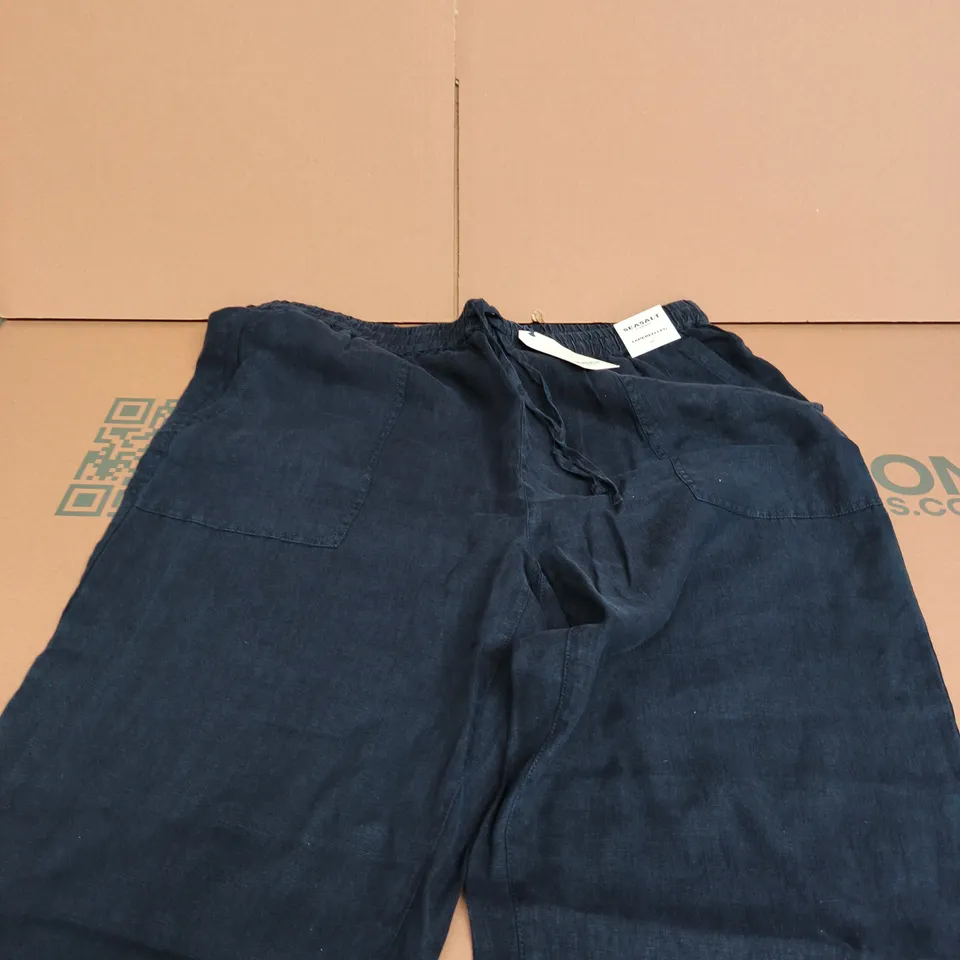 SEASALT CORNWALL NAVY TAPERED LEG 7/8-LENGTH TROUSERS - 20