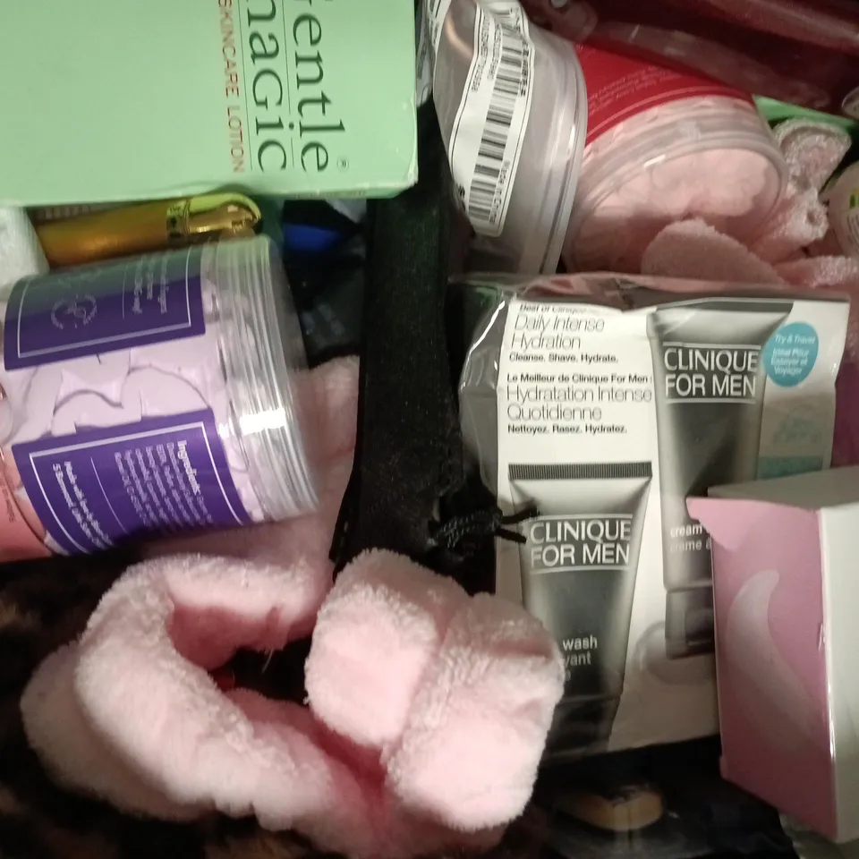 APPROXIMATELY 20 ASSORTED COSMETIC ITEMS TO INCLUDE SPOTS & STRIPES, BLOOM, ETC - COLLECTION ONLY