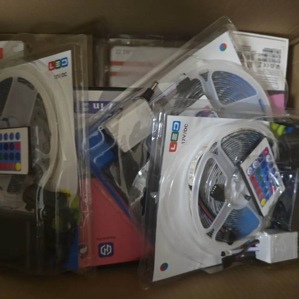 BOX OF APPROXIMATELY 8 ASSORTED HOUSEHOLD ELECTRICAL ITEMS TO INCLUDE BIG DIAMOND SMART LED SPEAKER, ETC