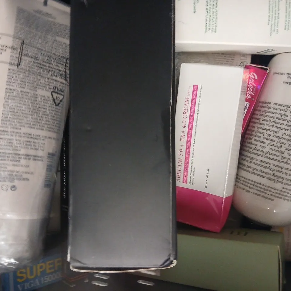APPROXIMATELY 15 ASSORTED COSMETIC ITEMS INCLUDING VARIOUS MAKES AND BRANDS - COLLECTION ONLY