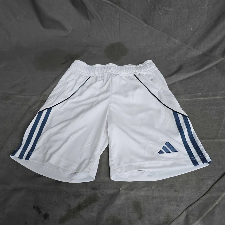 ADIDAS YOUTH SHORTS IN WHITE MULTI SIZE 9-10YRS
