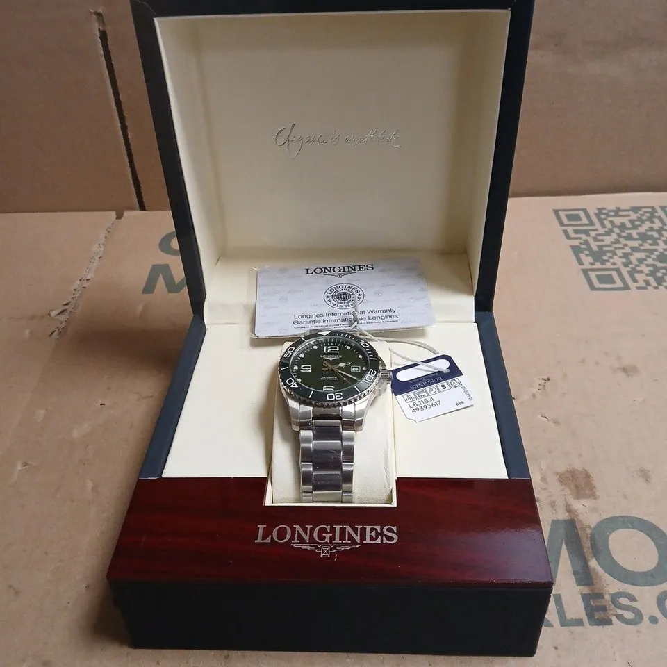 LONGINES STAINLESS STEEL DIVER-STYLE WRISTWATCH – BOXED 