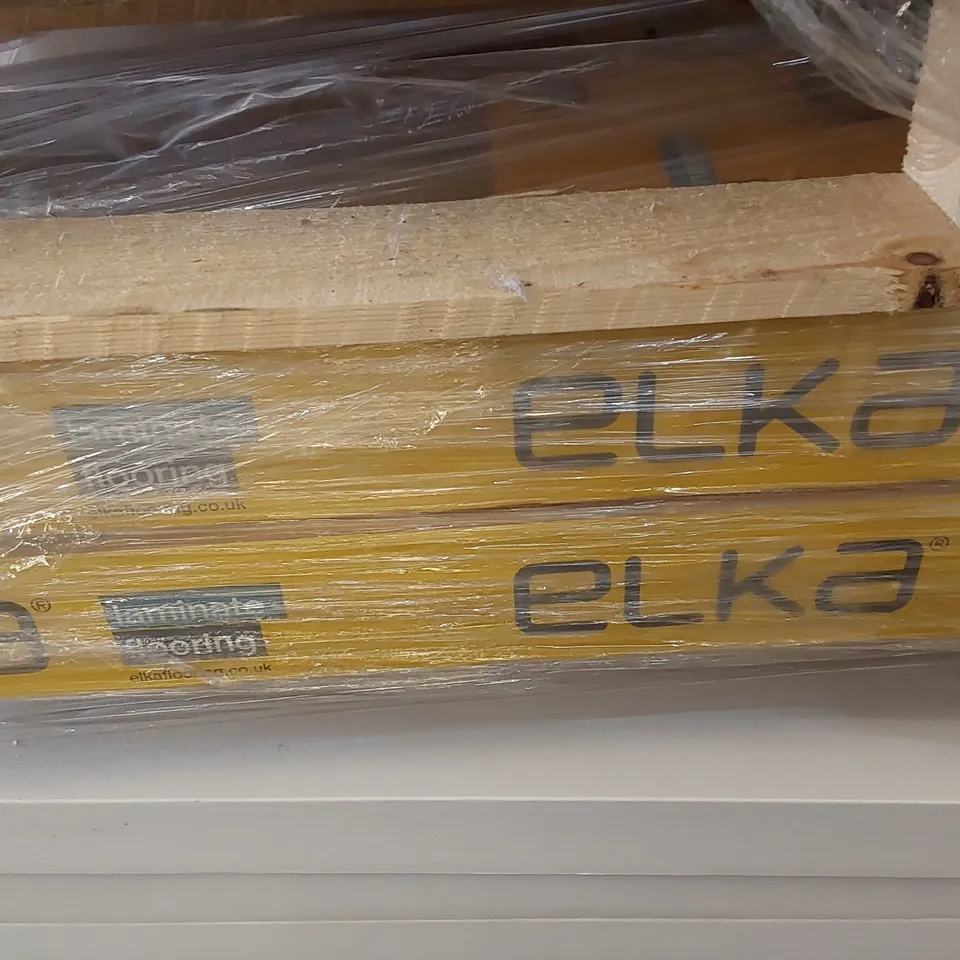 PALLET TO CONTAIN A LARGE QUANTITY OF FLOORING PRODUCTS
