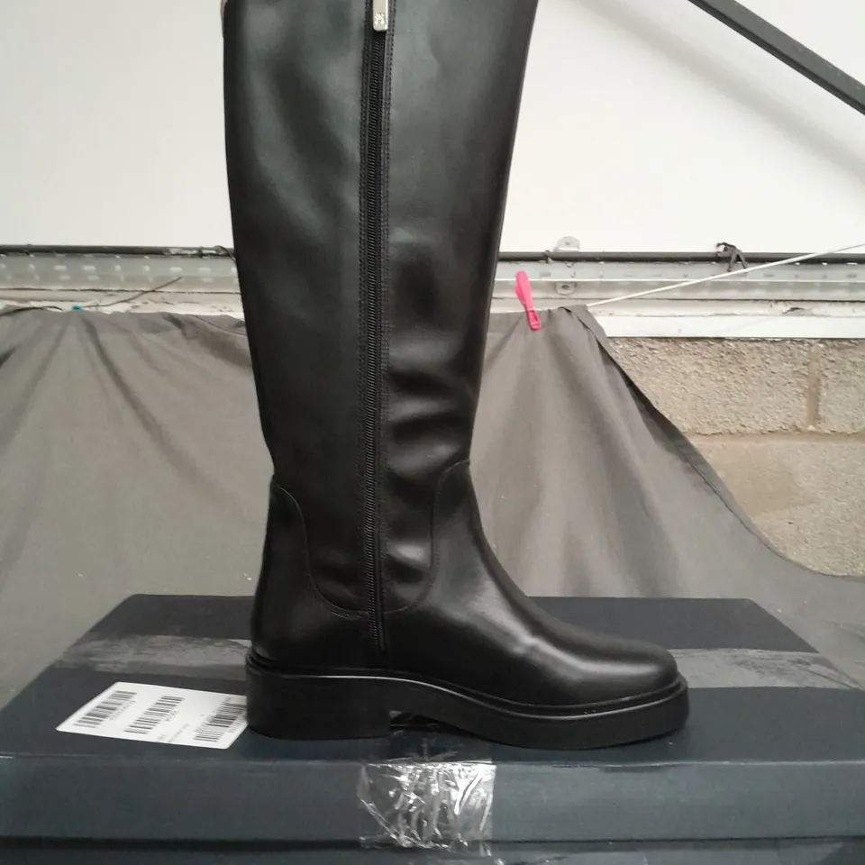 BOXED TOMMY HILFIGER LEATHER CALF BOOT SIZE 36