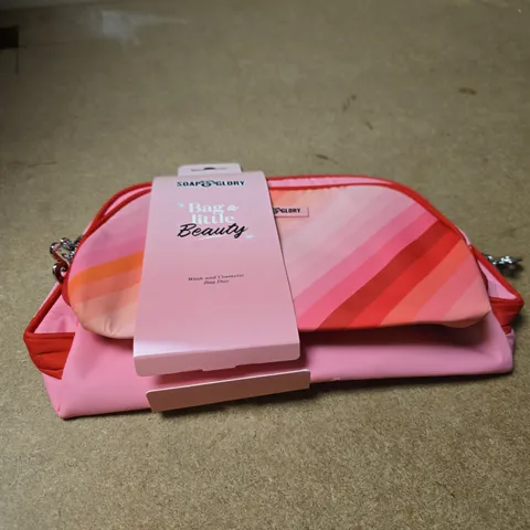 APPROXIMATELY 10 ASSORTED COSMETIC ITEMS INCLUDING SOAP & GLORY WASH BAG AND BAMBOO COTTON BUDS
