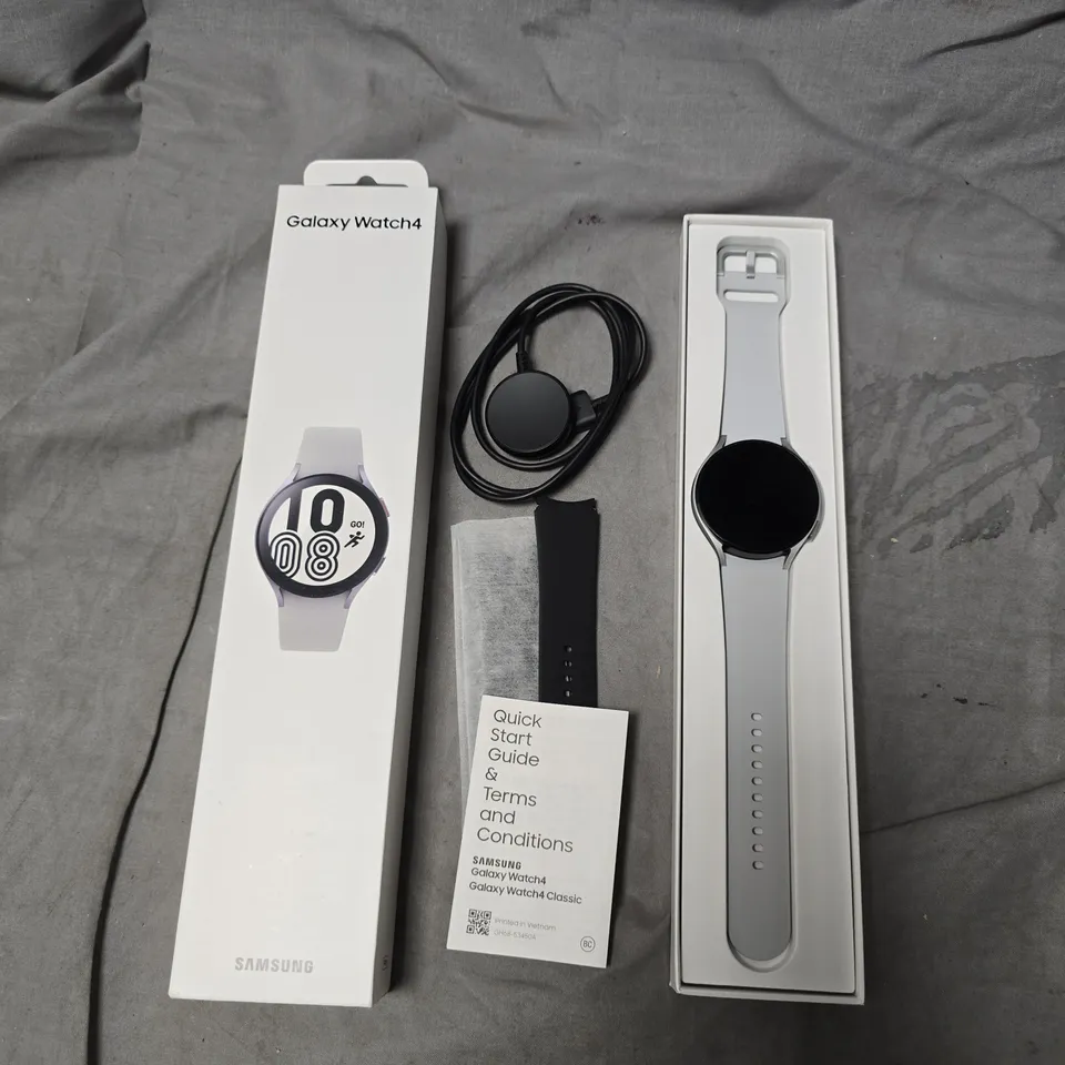 SAMSUNG GALAXY WATCH4 SMARTWATCH WITH GREY BAND – BOXED
