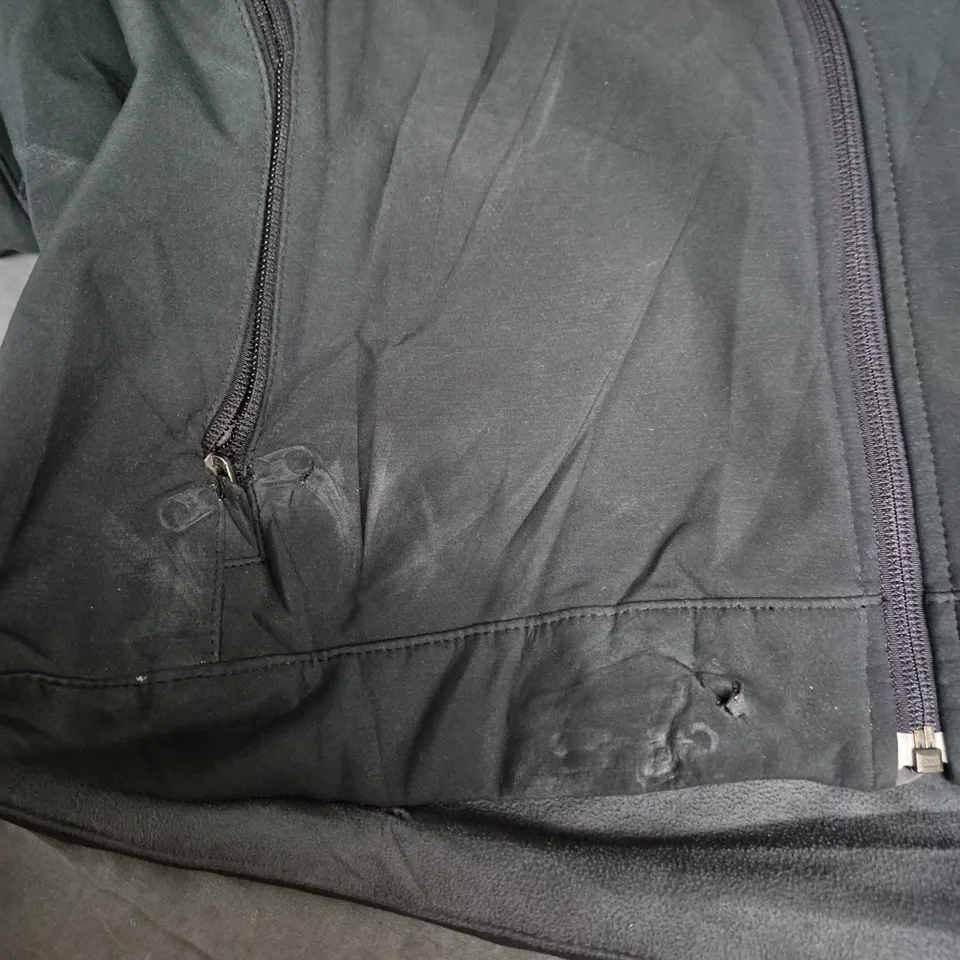 THE NORTH FACE SOFTSHELL JACKET – BLACK LARGE (LG)