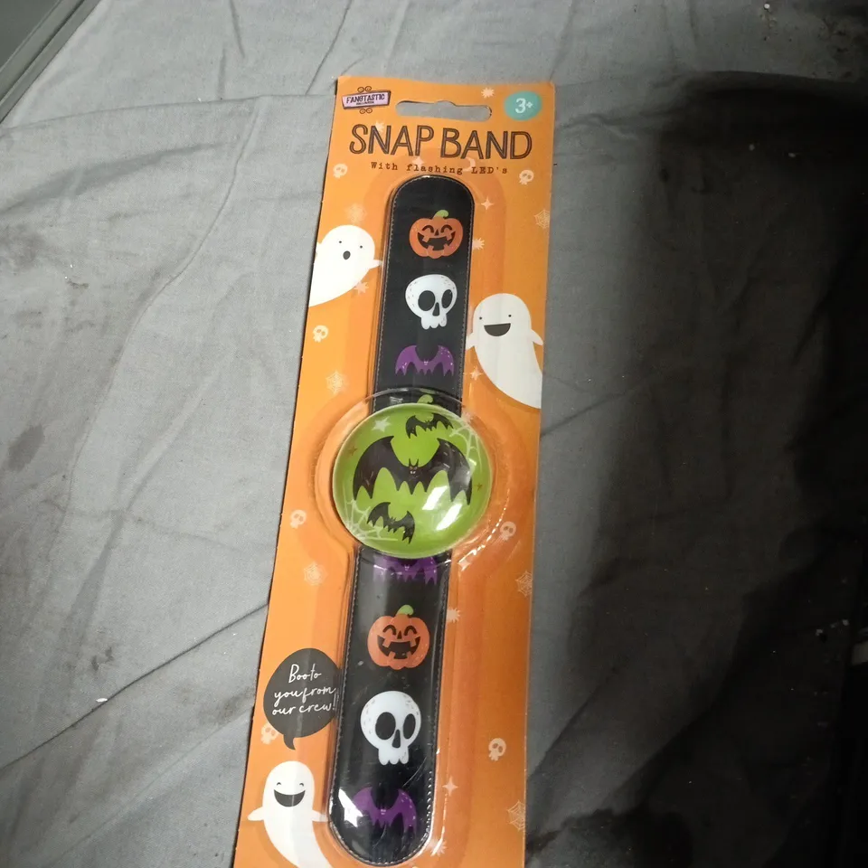 BOX OF APPROXIMATELY 10 ASSORTED TOYS INCLUDING SCHOOL STATIONARY SET , WITH SNUGGLES DOLL AND SNAP BAND 