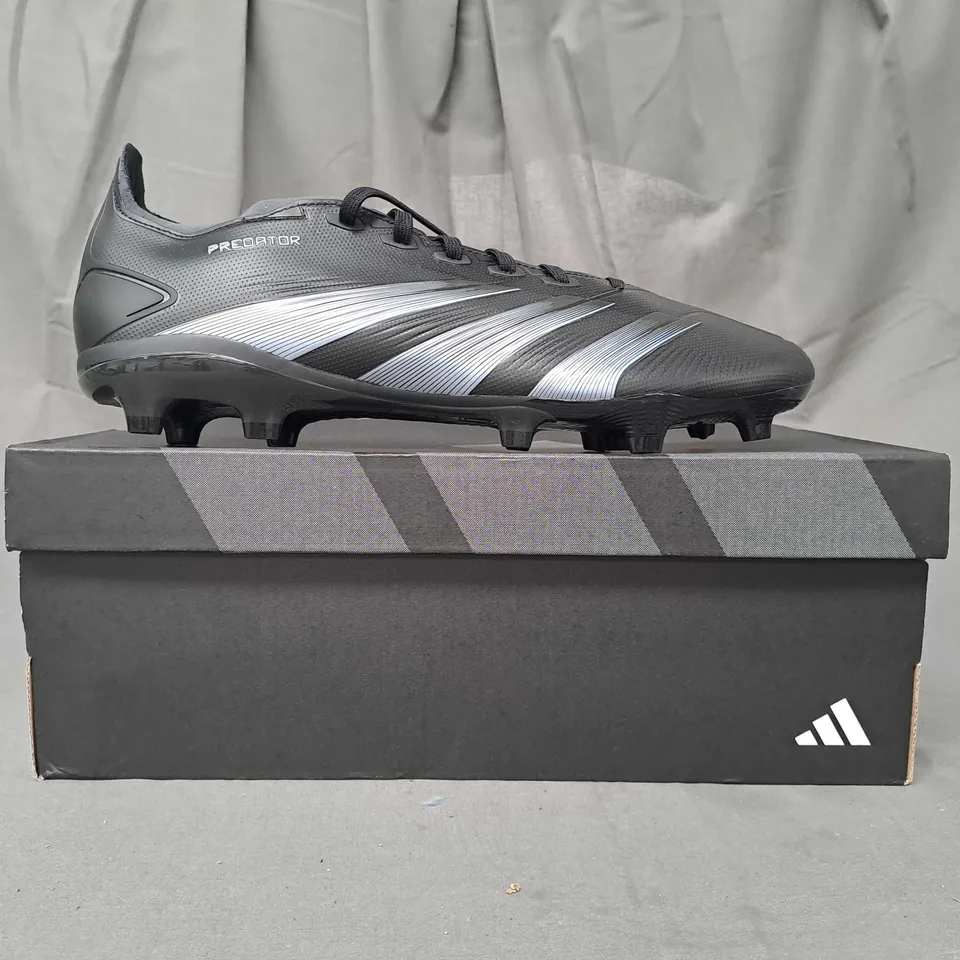 BOXED PAIR OF ADIDAS PREDATOR LEAGUE FOOTBALL BOOTS IN BLACK UK SIZE 10