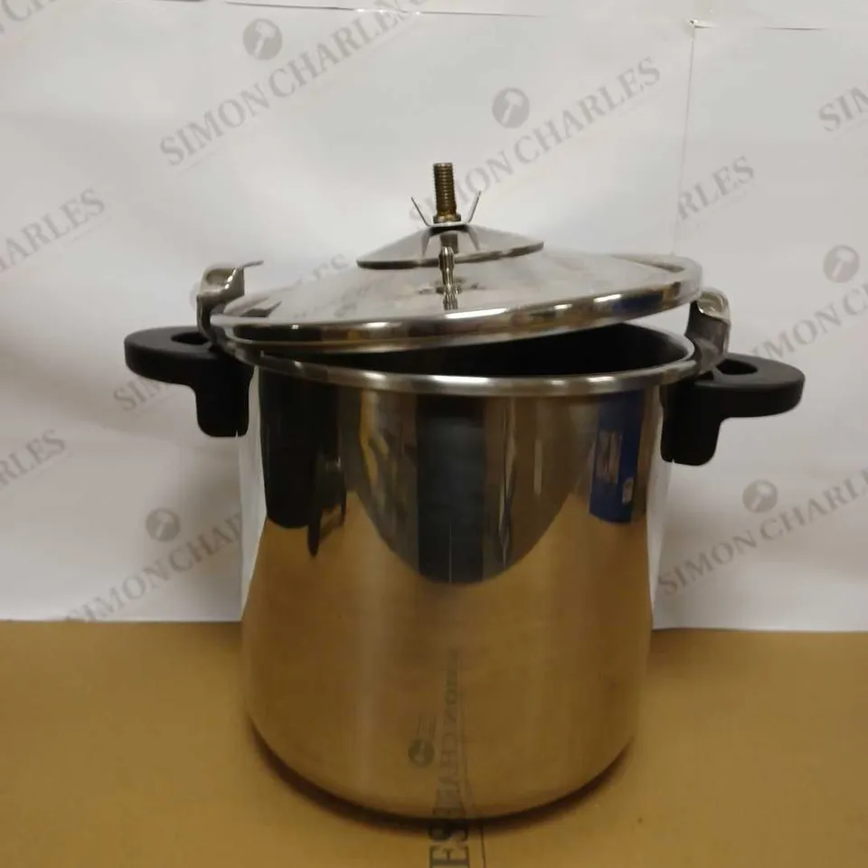 MONIX PRESSURE COOKER 