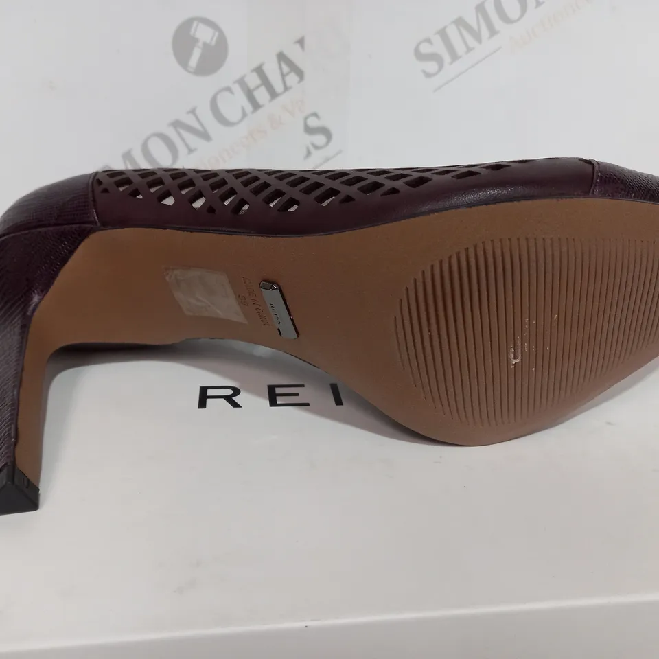 BOXED REISS CLOVER LIZARD STYLE POMEGRANATE COLOURED HEELS - SIZE 6