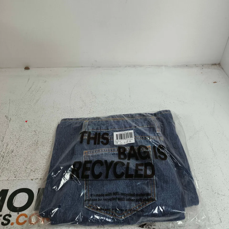 BOX OF 10 LOW RISE WIDE JEANS SIZE 6 BONDI BLUE