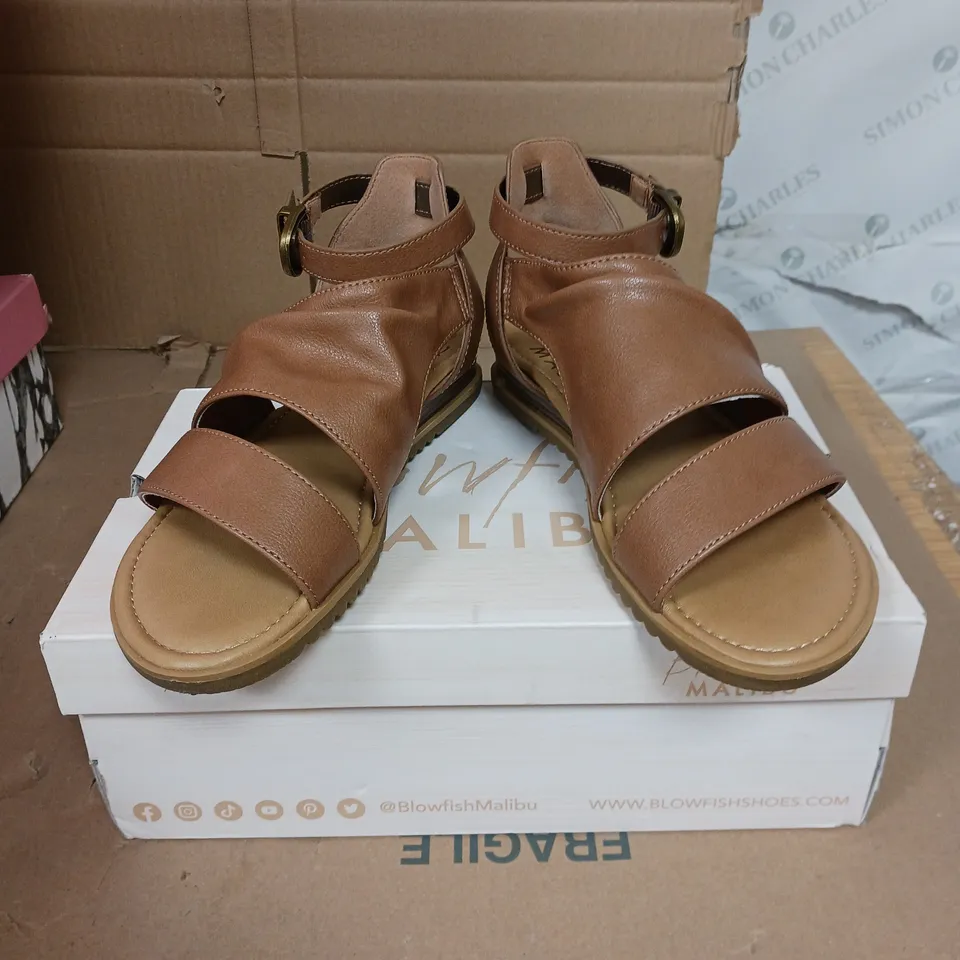 BLOWFISH MALIBU BALANA WEDGE SANDALS TAN SIZE 5