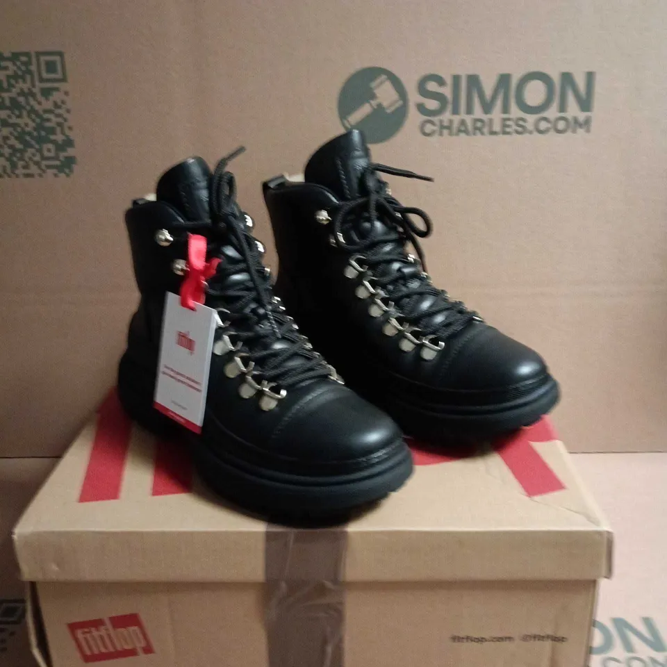 FITFLOP BLACK LEATHER HIKING BOOTS – WOMEN'S SIZE 5