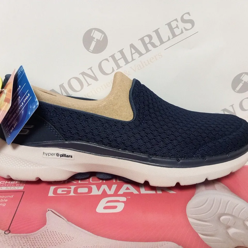 BOXED SKETCHERS PERFORMANCE GO WALK WOMENS TRAINERS SIZE 4