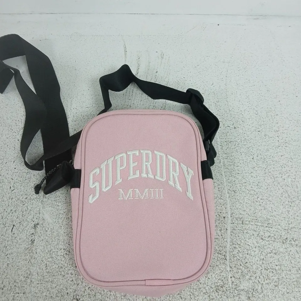 PINK SUPERDRY CROSSBODY BAG WITH EMBOSSED LOGO (MMIII)