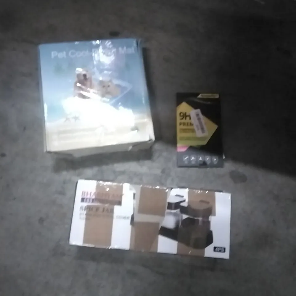 PALLET OF ASSORTED ITEMS INCLUDING- PET COOL DOWN MAT, SCREEN PROTECTOR, COFFEE JAR SET