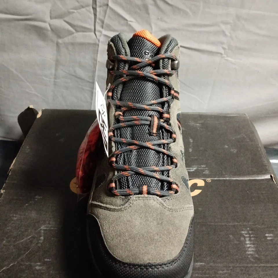 BOXED PAIR OF HI-TEC BANDERA II WP MEN'S WALKING BOOTS - CHARCOAL/GRAPHITE/BURNT ORANGE, UK 8