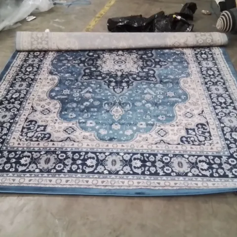 QUALITY DESIGNER AREA RUG - APPROXIMATELY 320X240CM