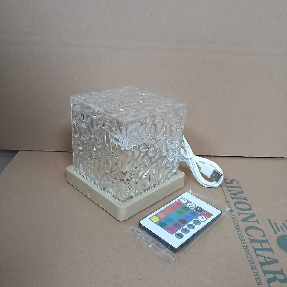 USB DYNAMIC WATER PATTERN LIGHT WITH REMOTE CONTROL