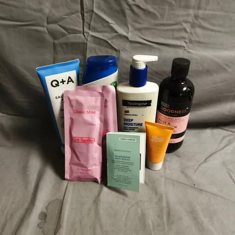 APPROXIMATEY 20 ASSORTED HEALTH AND BEAUTY PRODUCTS TO INCLUDE - Q+A SALICYLIC ACID BODY WASH - NEUTROGENA DEEP MOISTURE BODY LOTION - LIFE SUPPLIES CLASSIC MINT TOOTHPASTE REFILL - ETC