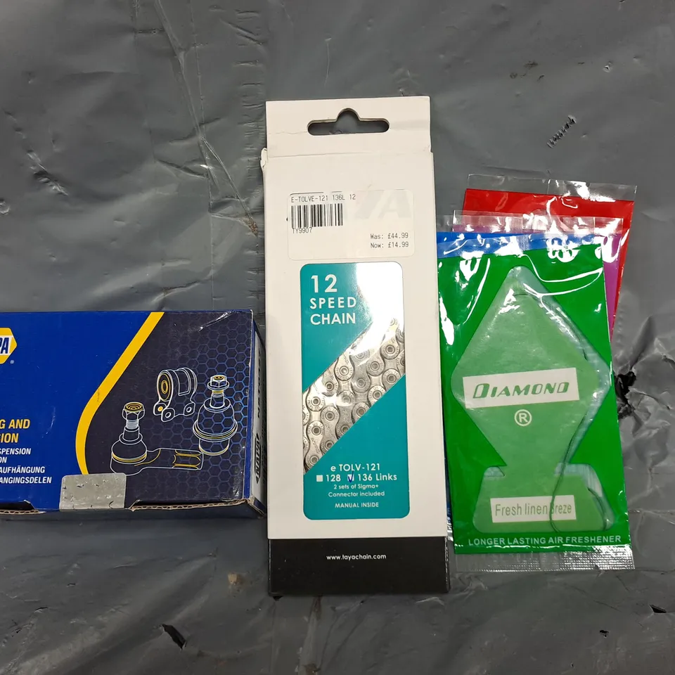 APPROXIMATELY 10 ASSORTED CAR PARTS AND ACCESSORY ITEMS TO INCLUDE 12 SPEED CHAIN, NAPA STEERING AND SUSPENSION, ETC