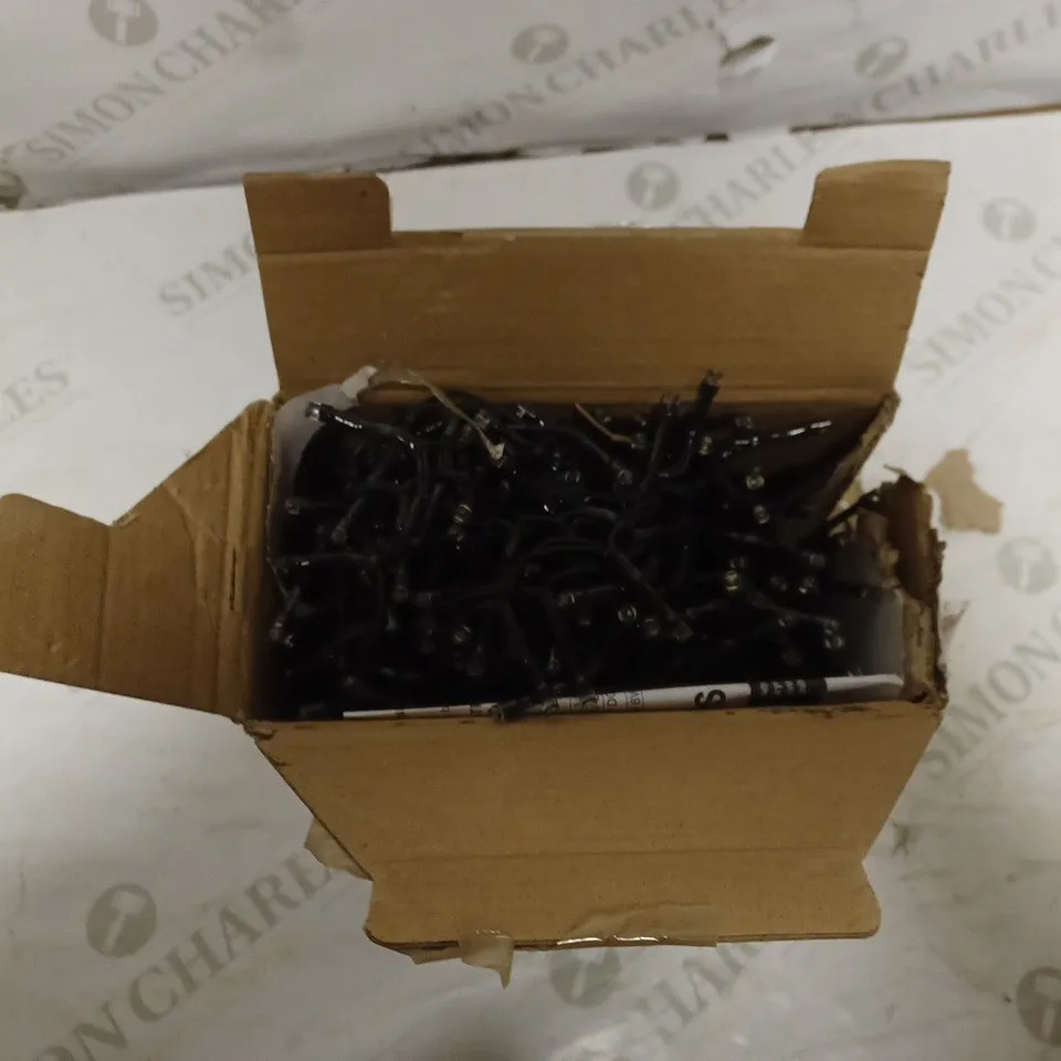 BOXED SET OF 480 COLD WHITE MULTIFUNCTION CLUSTER LIGHTS RRP £32.99