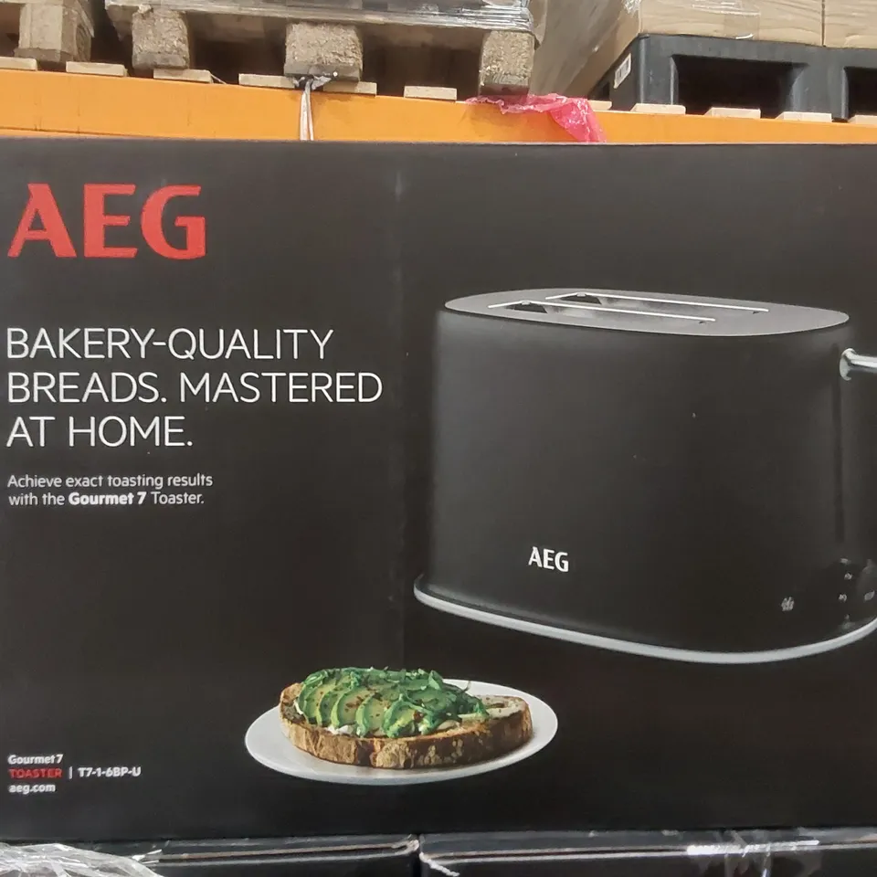 PALLET CONTAINING APPROXIMATELY 70 BRAND NEW AEG GOURMET 7 2 SLICE TOASTERS