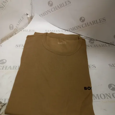 LARGE BROWN HUGO BOSS T-SHIRT 