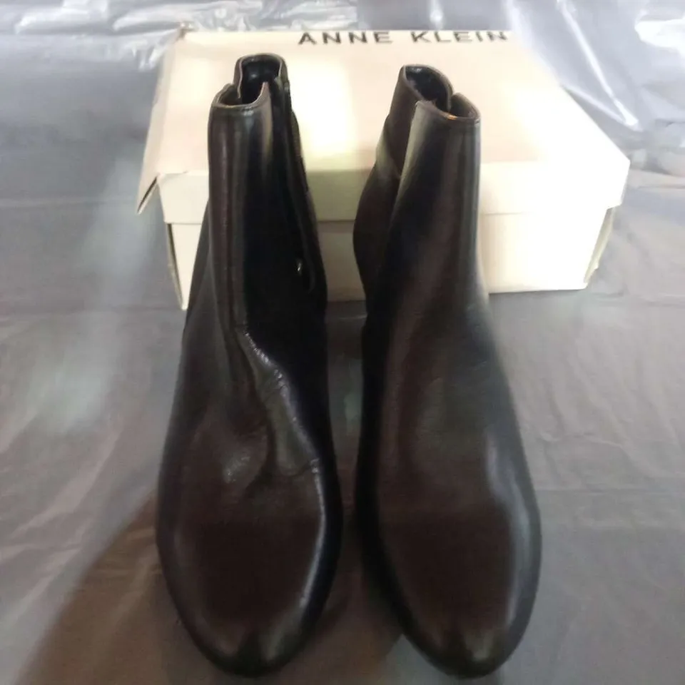 BOXED ANNE KLEIN SULLY BLACK ANKLE BOOTS SIZE 8