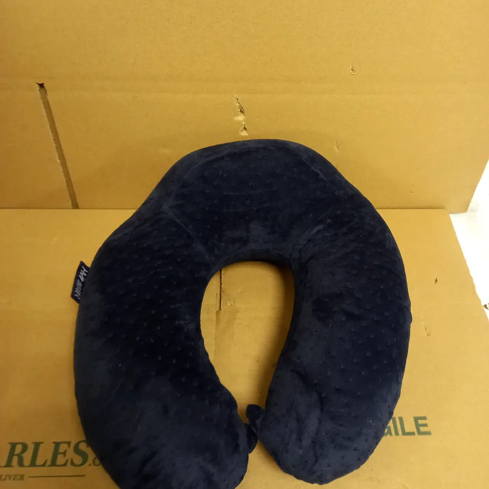 HM NECK SUPPORT TRAVEL PILLOW 
