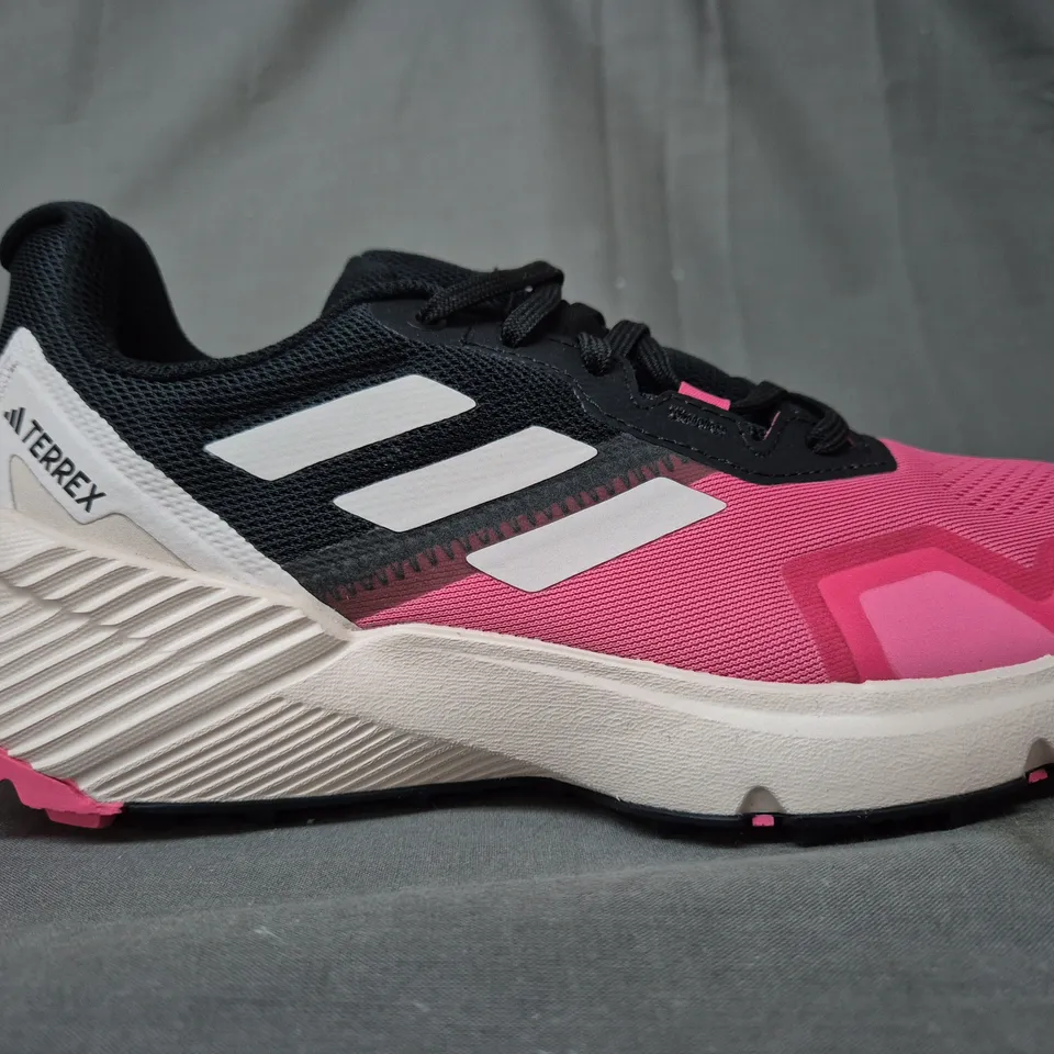 BOXED PAIR OF ADIDAS TERREX SOULSTRIDE R.RDY WOMEN'S SHOES IN BLACK/PINK/WHITE UK SIZE 6