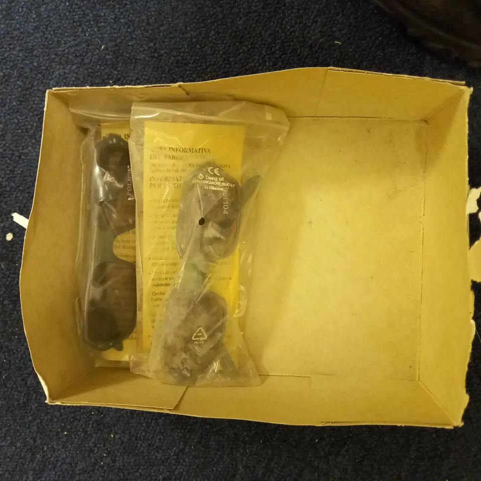 BOX OF APPROX 5 PAIRS OF POLICE 1389 SUNGLASSES.