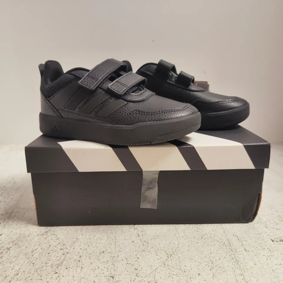 BOXED PAIR OF ADIDAS TENSAUR KID'S SPORT 3.0 TRAINERS IN BLACK SIZE UK 12.5