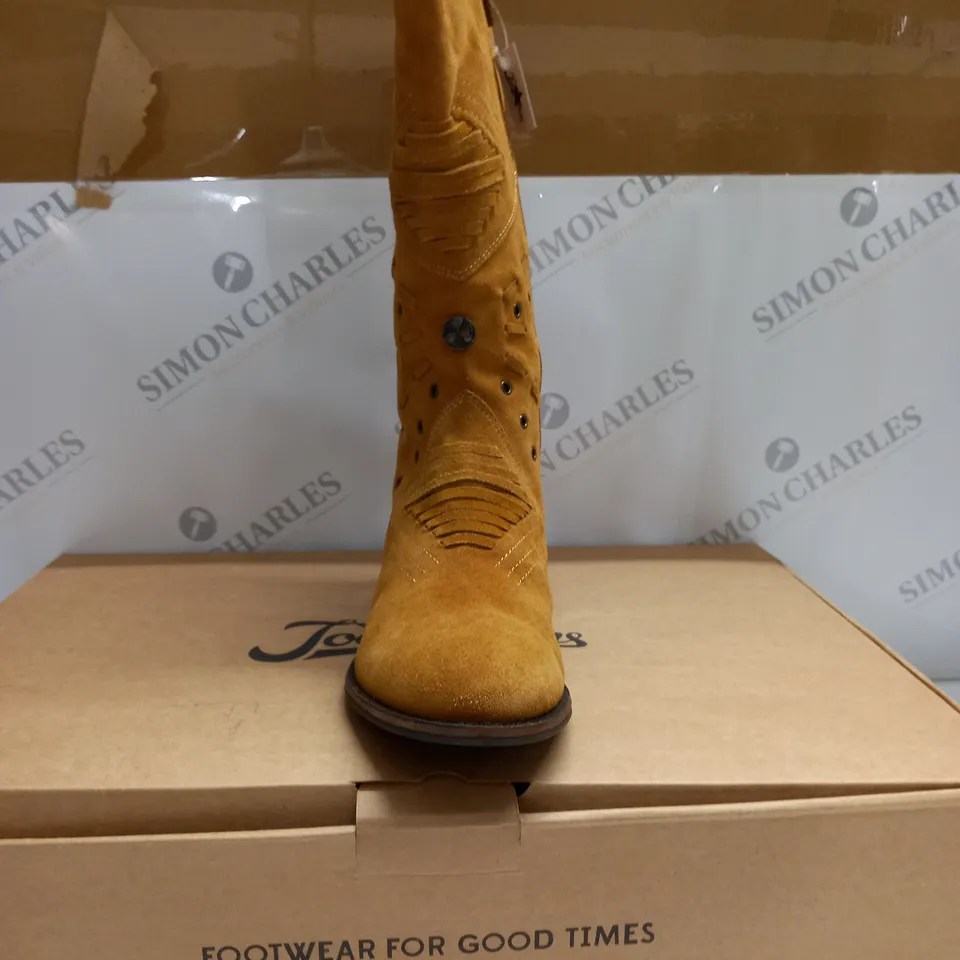 BOXED JOE BROWNS BRICK LANE SUEDE MIDI BOOTS - UK 6