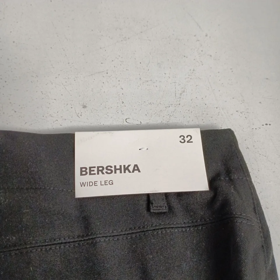 BERSHKA WIDE LEG TROUSERS – UK 4 (EU 32)