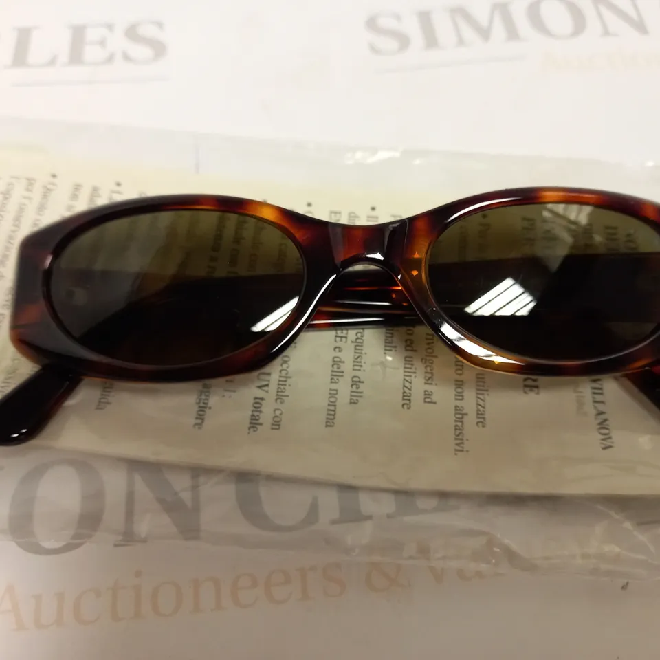 APPROXIMATELY 11 DIERRE STING SUNGLASSES - BOXED