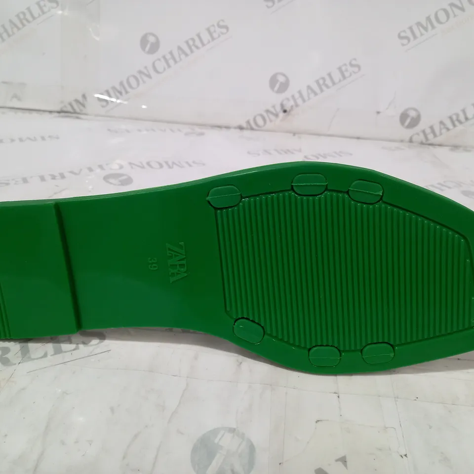 ZARA GREEN SLIDERS SIZE 39
